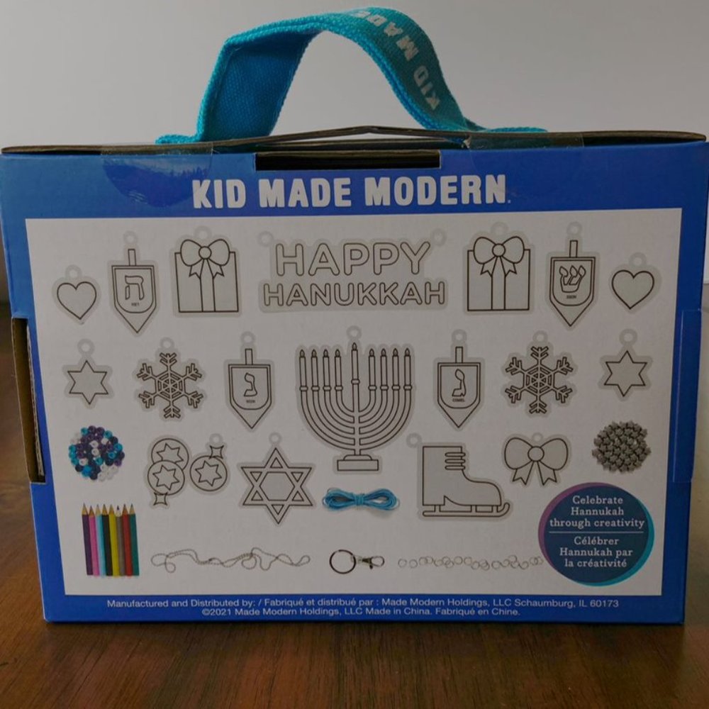 NEW! Kid Made Modern Hanukkah Shrink Art Jewelry Kit (Crafts/Kids/NWT)